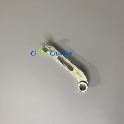 잔디 깎는 기계 부분 브라켓 - 전방 롤러 G3008438은 야콥센 잔디 깎이 기계에 적합합니다